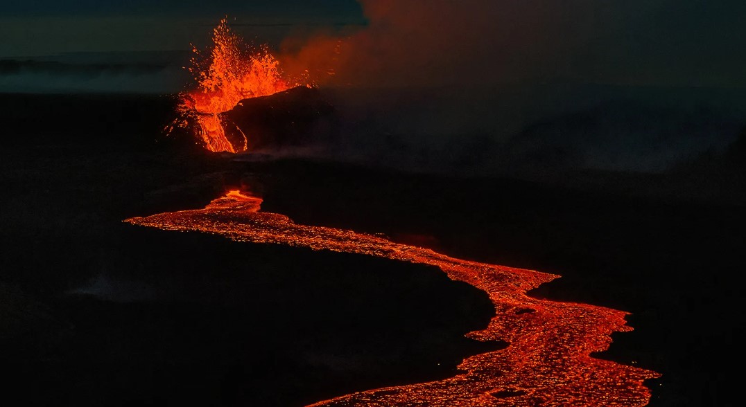 The newest and tiniest volcano on Earth