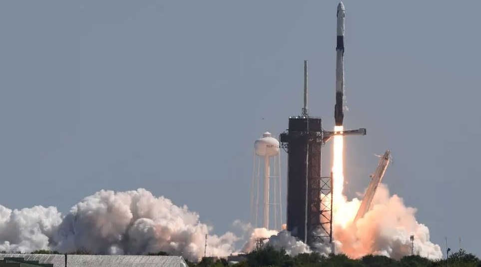The competition between the US and China drives investment in space technology