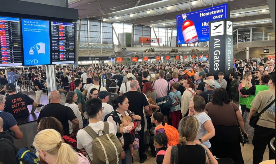 Sydney Airport: ‘Clown present’ as energy outage delays travellers