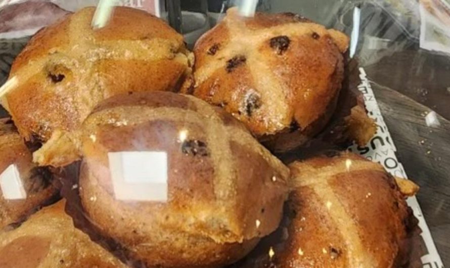 Sydney cafes promote sizzling cross buns promote at premium costs